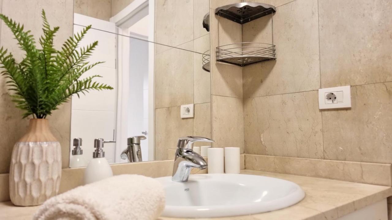 Lovely Apartment With Big Sunny Terrace ปาล์ม-มาร์ ภายนอก รูปภาพ